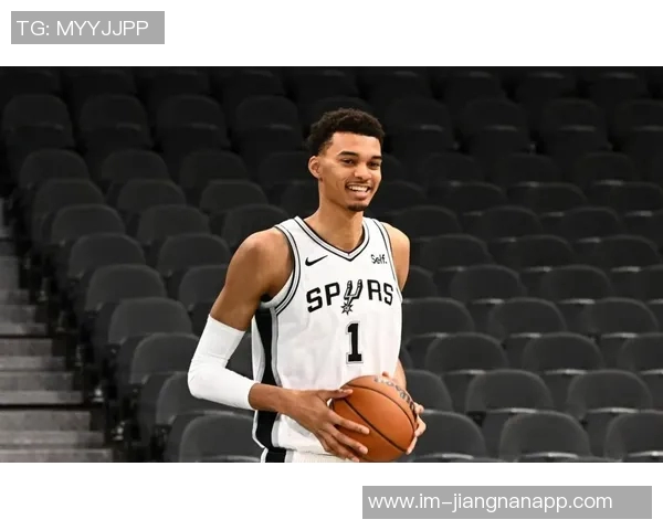 文班亚马创历史新纪录六场比赛至少五记三分与五次盖帽独角兽表现惊艳