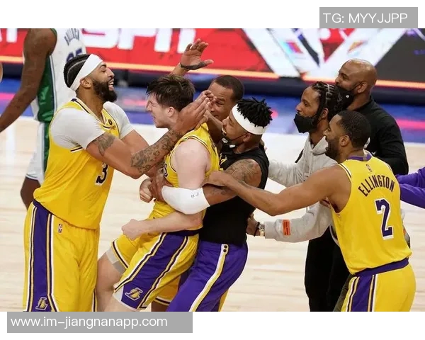 本怀特手术后状态不佳沦为替补球队期待他早日恢复最佳状态